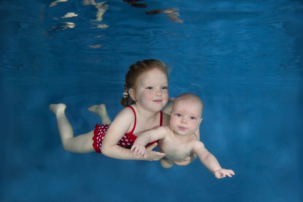 Baby en Kleuter onderwater