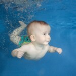 Baby onderwater