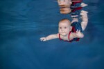 Baby onderwater