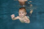 Baby onderwater