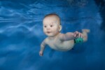 Baby onderwater