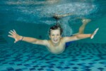 Tieners onderwater