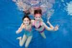 Tieners onderwater