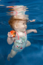 Baby onderwater
