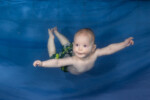 Baby onderwater