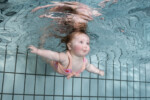 Baby onderwater