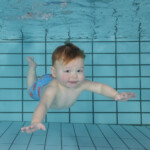 Baby onderwater