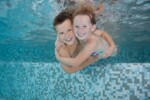 Tieners onderwater