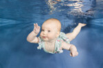 Baby onderwater