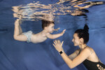 Peuter onderwater