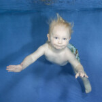Peuter onderwater