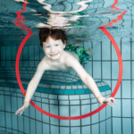 Peuter onderwater