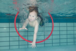 Peuter onderwater